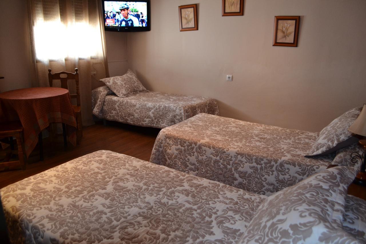 Hostal Pension La Ruta Paterna del Campo Dış mekan fotoğraf